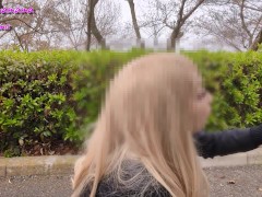 お花見中のOLが野外フェラ - Screenshot 6 of 16 - Japanese