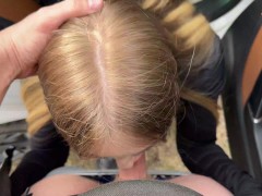 Показала сиськи,принялась сосать и трахаться на улице.Случайный секс с мачехой - Screenshot 15 of 16 - Handjob