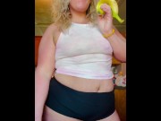 Preview 3 of Thick girl was hungry for a big banana in her mouth