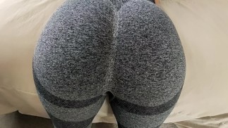 Milf en Leggins tiene sexo despues del Gym