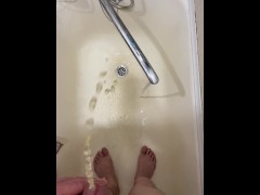 I pee quickly in the bathroom