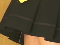 After I brush my teeth, I'll also pee here in the hotel restroom