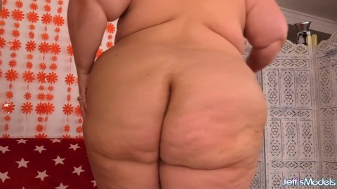 Big Boned Plumper Erin Green é socada por um homem com metade do tamanho dela