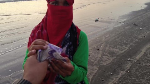 Desi bhabhi ne Aaj to Kamal kar di beach PE jakar chudai ki