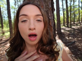 Horny Model Flashes A Big Dick Photographer In The Park