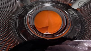 Наполняю стиральную машину своими ужасными пердежами (полное видео на моем официальном сайте)