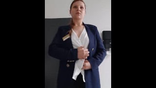 POV: me follo a la puta de la recepcionista de mi hotel