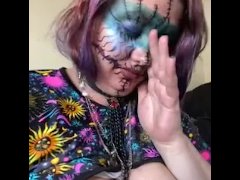 A tease between speaking .