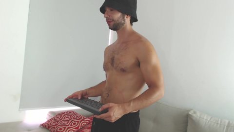 Daniel santos webcam show masturbándose y hablando