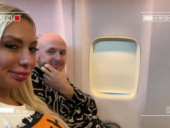 Кастинг актрисы в самолете! Неожиданный тройничёк во время полета в отпуск))) - Screenshot 1 of 16 - Alexa Bunny