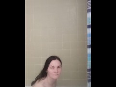 Taking a bubble bath - Screenshot 9 of 16 - Naked Girls