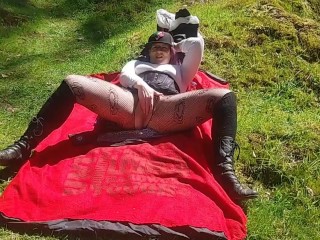 Hot MILF Gets Horny Hiking Outside,dildo Fucks herself until she Cums