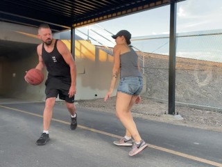 Джейми Стоун стреляет в баскетбол ради секса с тугой киской