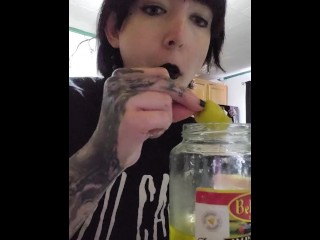 Eating hot peppers Video