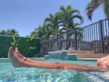 باربي نجد السعوديه عريانه تتمحن في البول/ horny Saudi Barbienjd naked in the pool