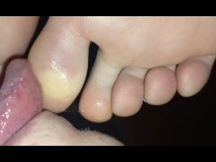 Cumming twice on her salty soles