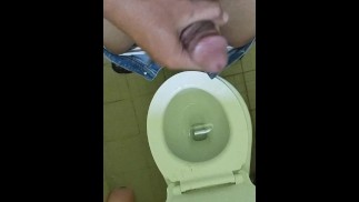 Unfinished Jakol sa banyo pinoy style