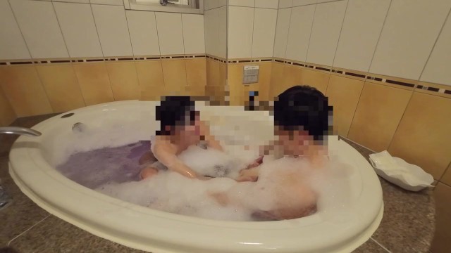 【個人撮影】他人妻さんのドエロボディが堪らん！ホテルの風呂でいちゃつくW不倫カップル投稿映像が生々しい