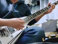 demonstration on catching harmonics when using the tremolo arm.