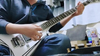 demonstration on catching harmonics when using the tremolo arm.