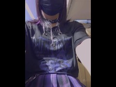 【伪娘】地铁列车上露出玩跳蛋自慰，抽抽几下就射精了 - Screenshot 8 of 16