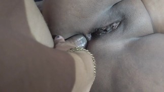 Mamas grandes cunhada oferece o ânus para marido da irmã