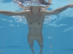 Hungarian tiny beauty Hermione Ganger in the pool - Screenshot 16 of 16 - Underwatershow