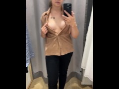 Best outfit for flashing titties! - Screenshot 4 of 16 - Voyeur