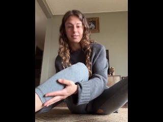 Brunette Accidentally Masturbates Pussy On TiktokLive Video