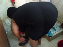Fucking A Huge Ass Stepmom in Bathroom!