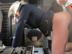 Пилоты трахнули  новенькую стюардессу прямо за штурвалом самолета, тройничек МЖМ - Screenshot 11 of 16 - Rough