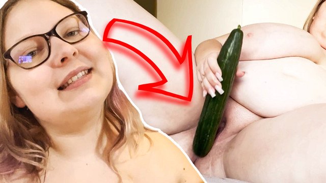 18 yo Fat teen stretches her pussy with big cucumber