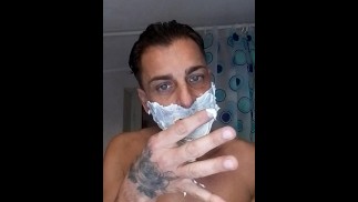 Francesco Mancino shaves and talks about his sexual tastes (Neapolitan ITA)
