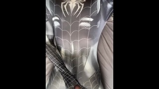 Spider Ladyboy CUMS para ti
