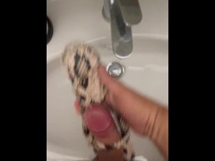 Cum on her Shoes
