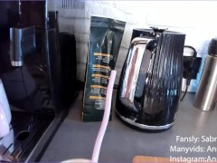 Annina Barista Skill - Screenshot 10 of 16 - Hot Kissing