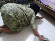 Preview 2 of خادمة مثيرة تتعثر تحت السرير أثناء تنظيف المنزل. - Egypt Big Butt Hot maid gets stuck under bed
