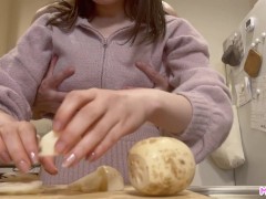 家に帰ってから1分で生挿入、みまくってそのまま立ちバックして中出しセックス-日本人/素人カップル/個人撮影/巨乳 - Screenshot 2 of 16 - Couple