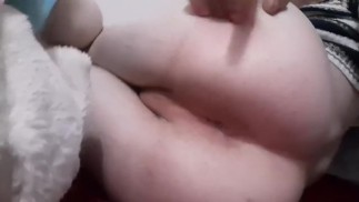 МОЙ ПЕРЕПИХОН СРАЗИЛ МЕНЯ, ПОЭТОМУ Я ВЫЛОЖИЛ ЗАДНИЦУ И ПЕНИС НАЗЛО