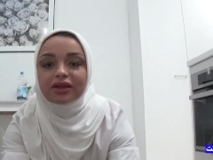 ديوث مصري تستدعي صديق ابنها سالم العنتيل ليقوم بالواجب وقت ما زوجها فالشغل - Screenshot 1 of 16 - ديوث مصري
