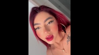 ¿Alguien puede ayudar a esta latina cachonda? (18 años)