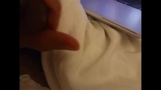 Mini-clip POV se masturber à Pornhub