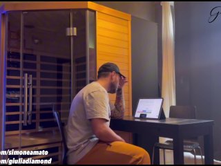 La Professoressa Giulia Diamond si scopa il suo alunno Simone Amato mentre gli da ripetizioni screenshot number 0