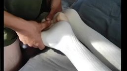 白袜子/袜子。继妹给了我一个袜子工作/