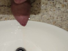 Using the sink - Screenshot 13 of 16 - Pee