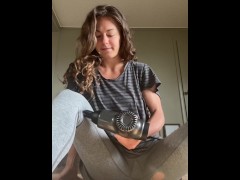 Brunette massage gun on TikTok live - Screenshot 4 of 16 - Tiktok