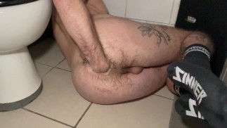 Self fisting in a public bathroom