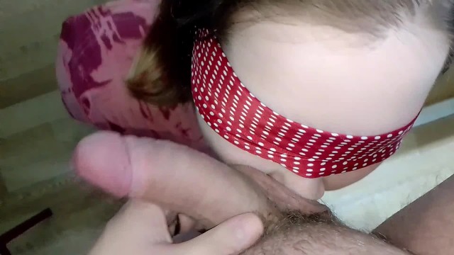 ОТЧИМ УЧИТ ДОЧЬ ДЕЛАТЬ ЕМУ МИНЕТ. ДОМАШНИЙ СЕКС. РУССКОЕ С РАЗГОВОРАМИ