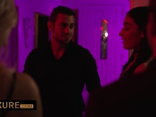A blonde and a brunette for Dante Colle screenshot number 1
