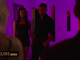 A blonde and a brunette for Dante Colle screenshot number 2